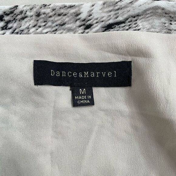 Dance & Marvel Skirt Women’s Medium Snakeskin Print Ruffled Mini Tan Grey - Picture 7 of 9